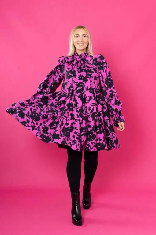 Dishy Dress - Pinkki Kukka
