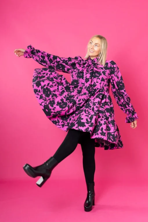 Dishy Dress - Pinkki Kukka