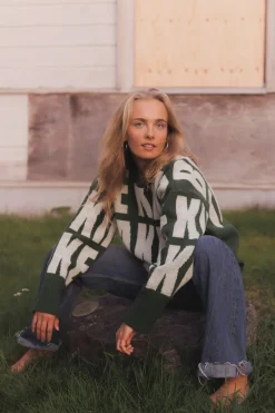 Taika - Be Kind Tummanvihreä